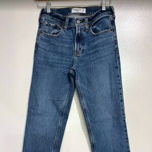 Abercrombie & Fitch “The 90s Straight” Mid Rise Jeans – Size 25 (0 Short)